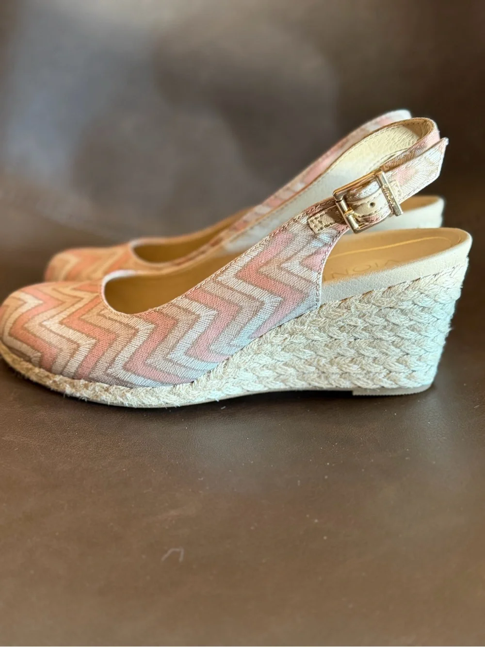 Vionic Pink Chevron Slingback Wedge Espadrilles Size 6.5 Like New